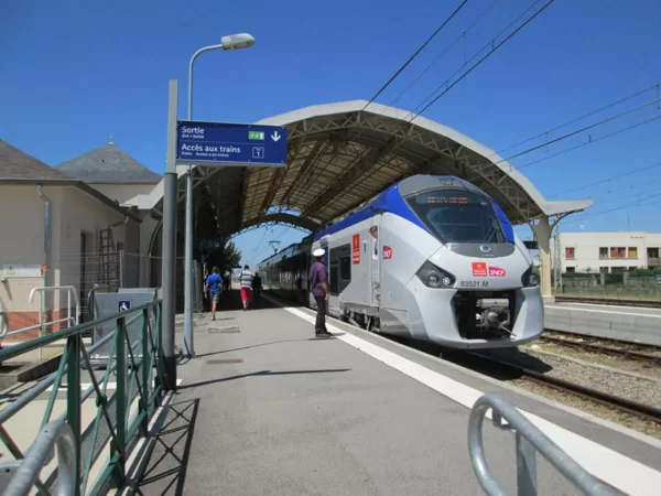 La 1ère circulation d'un Régiolis stationnant en gare de Pamiers